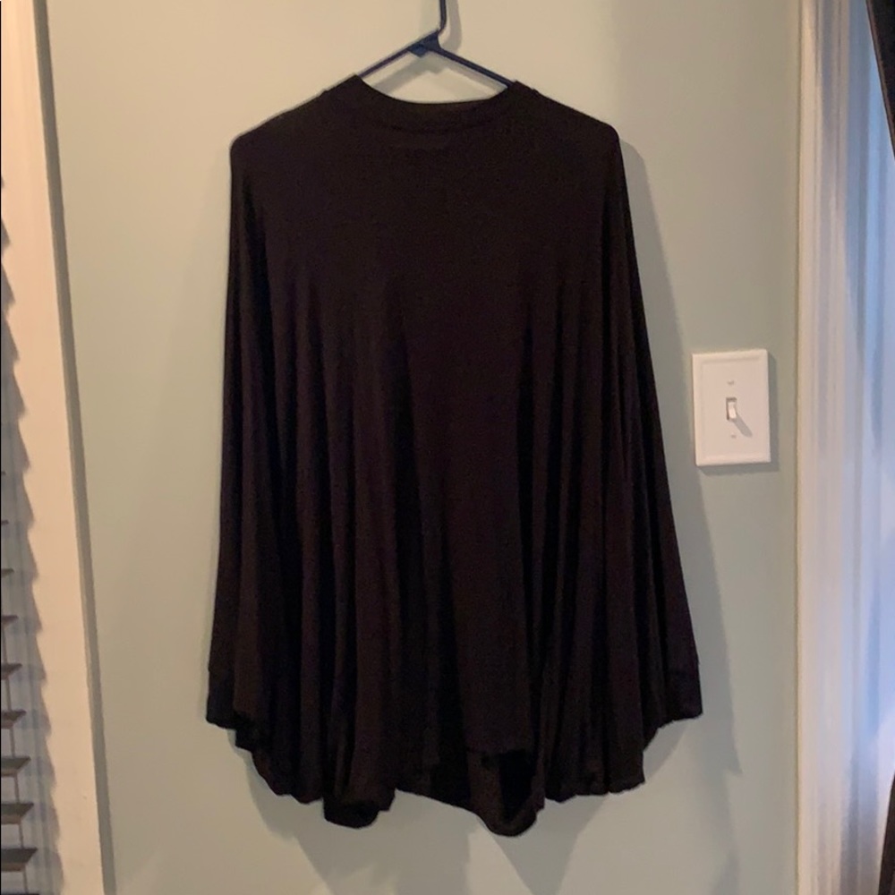 Baggy black top